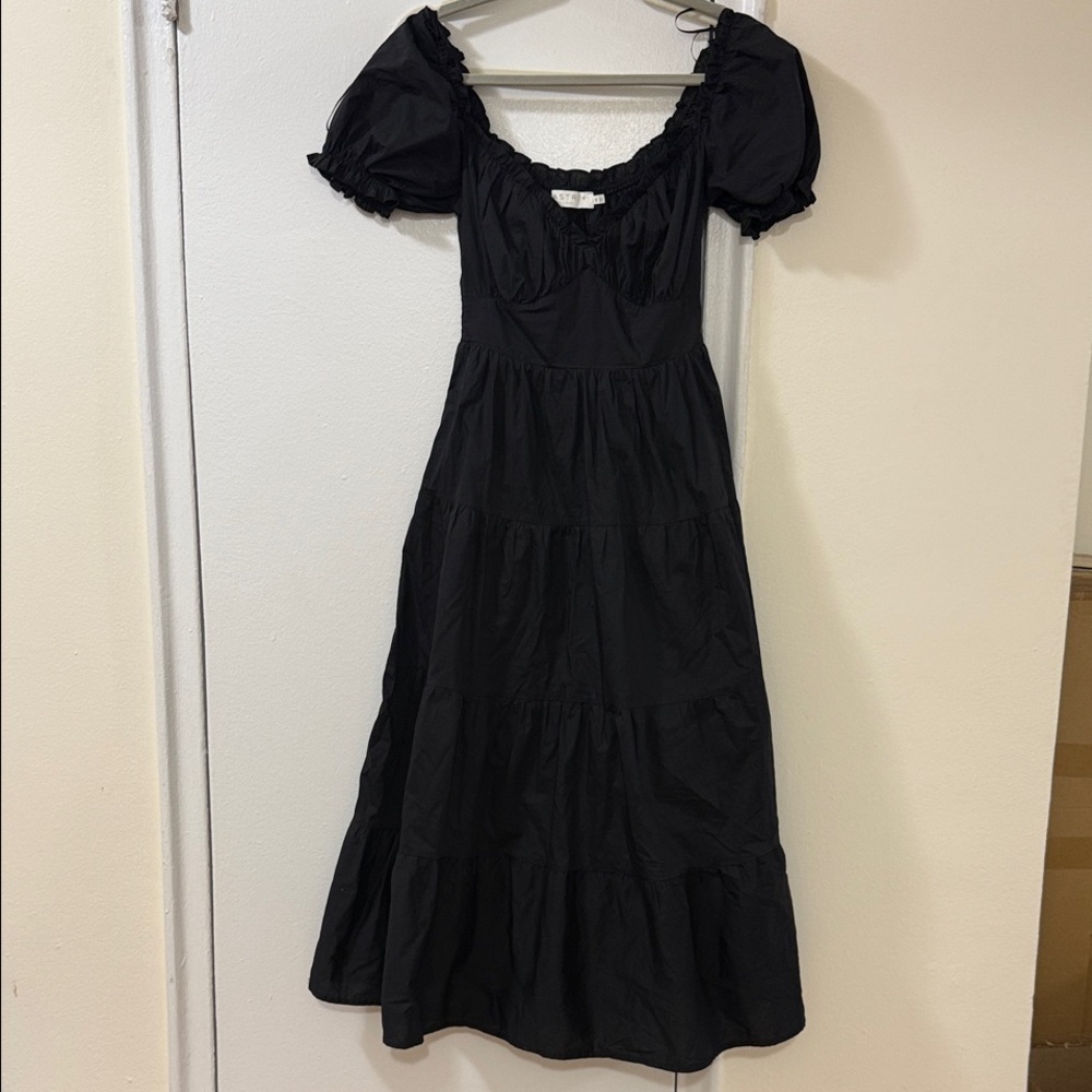 ASTR Tiered Midi Dress with Puff Sleeves